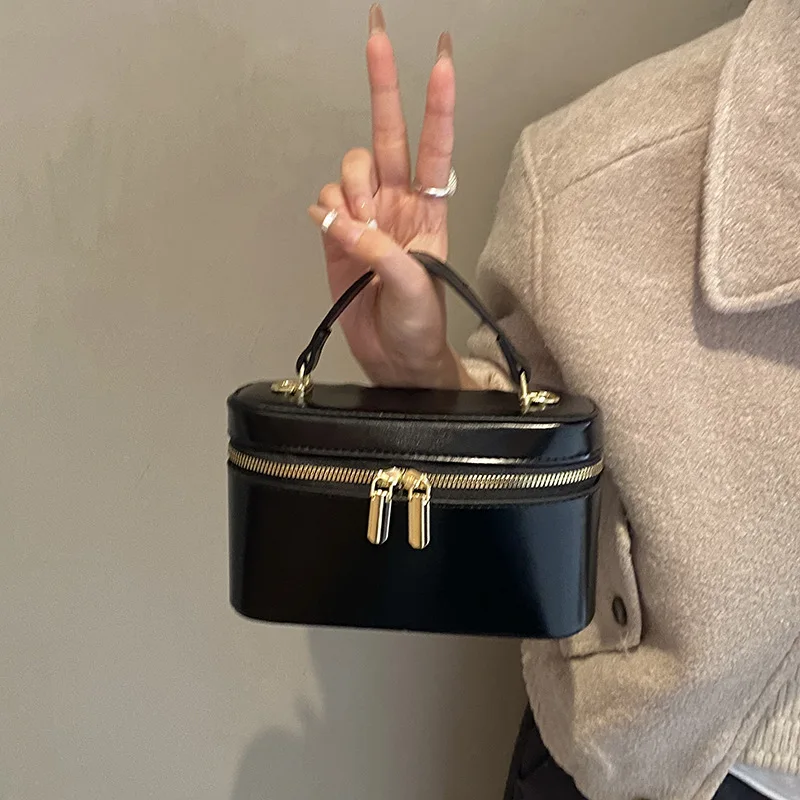 

2025 Korean Style Casual Crossbody Bag for Women, Wide Strap Shoulder Purse, Large Capacity Niche Tote for Daily Commuting