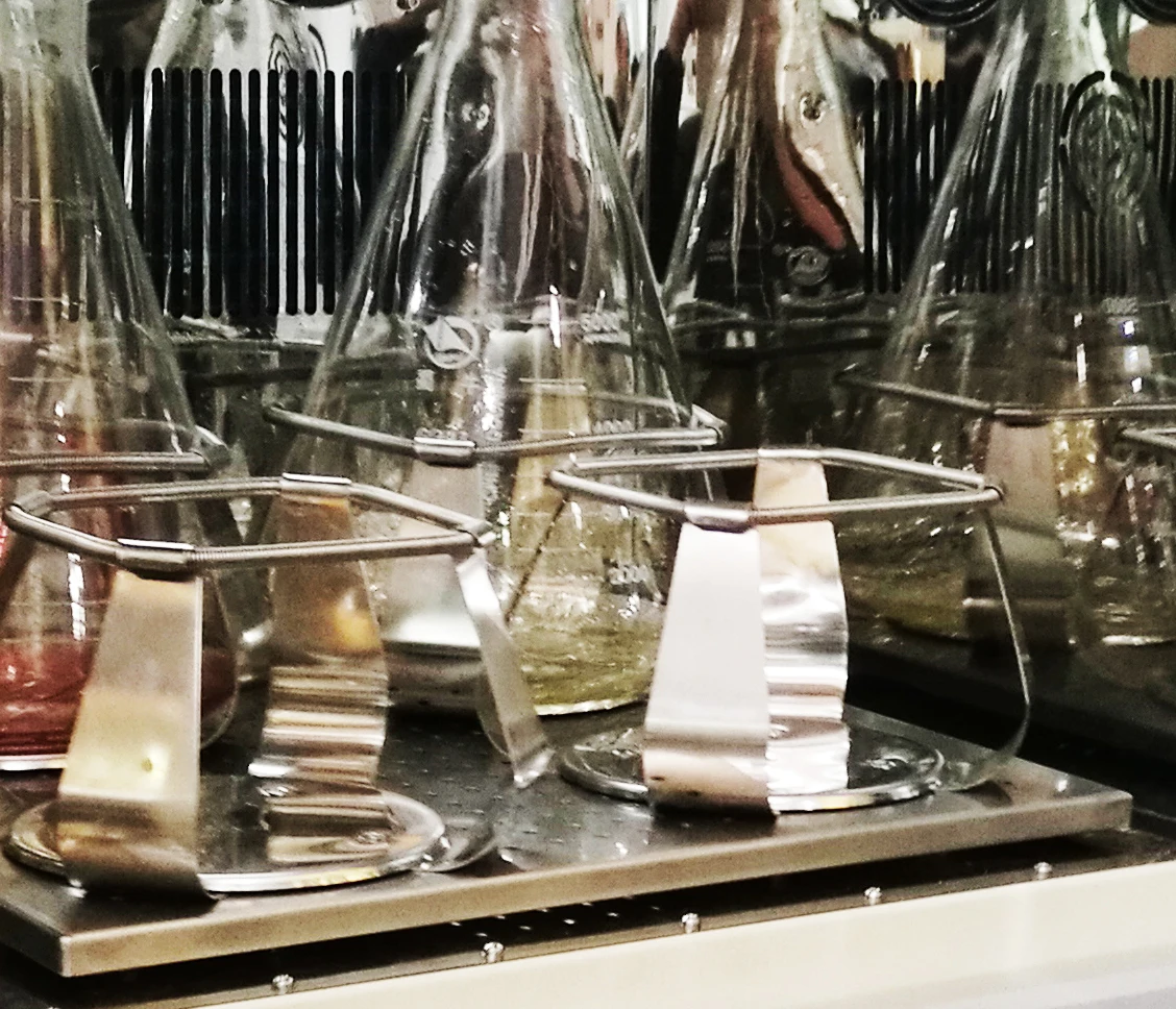 Inkubator Pengocok Orbital Suhu Rendah Berpendingin Termostatik Laboratorium