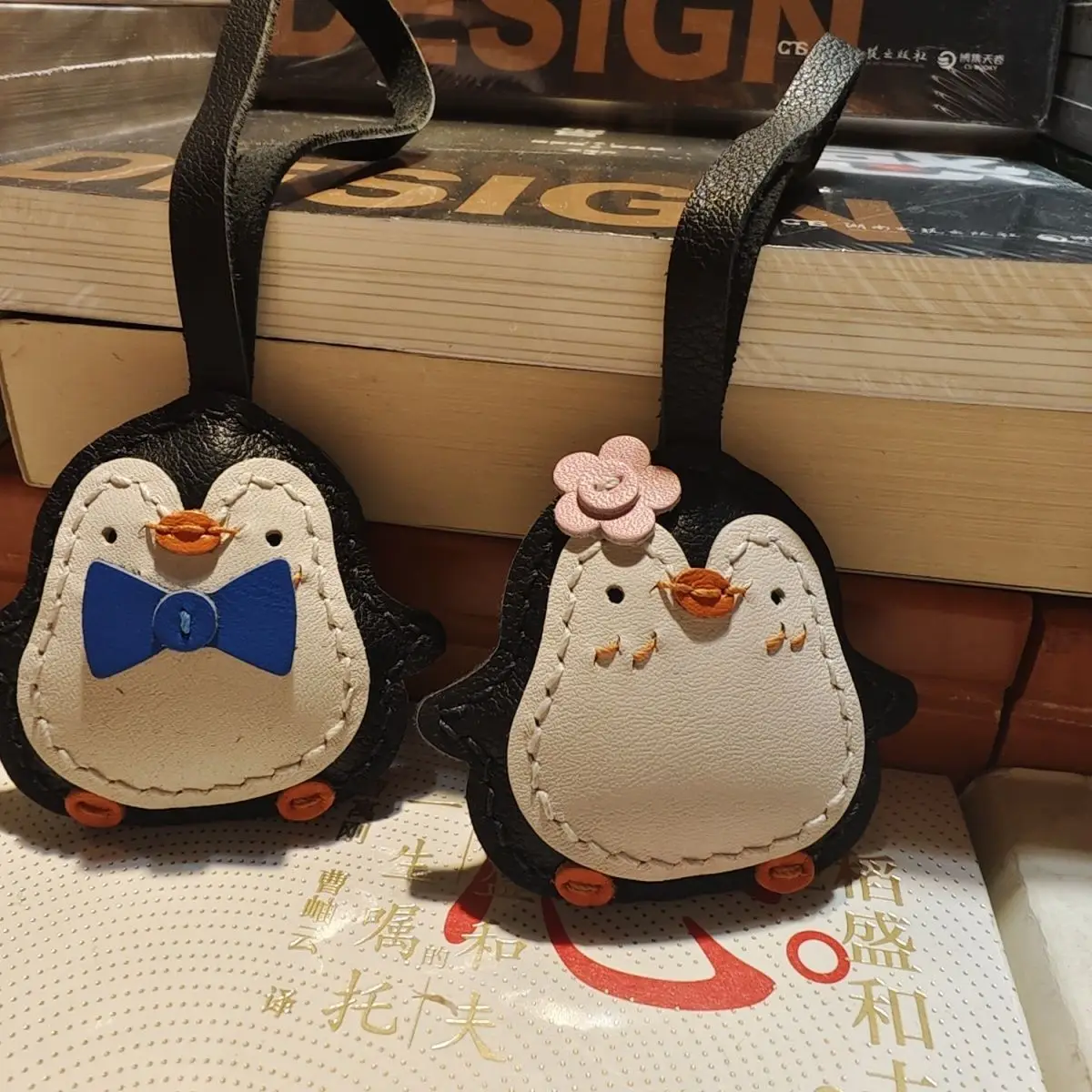 

Genuine Leather Penguin Pendant High-grade Keychain Pendant Ruth's Same Style Pendant Suitable For Phone Bag Accessories