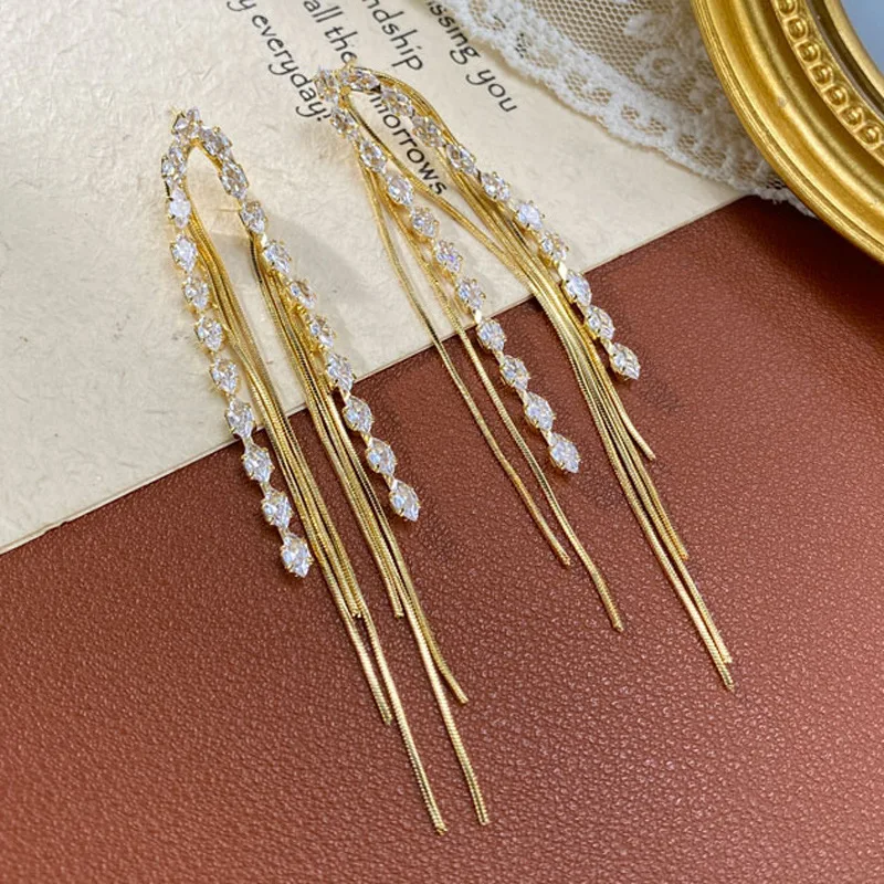 Fashion light luxury zircon geometric long fringed earrings, personalized versatile and thin super flash earrings