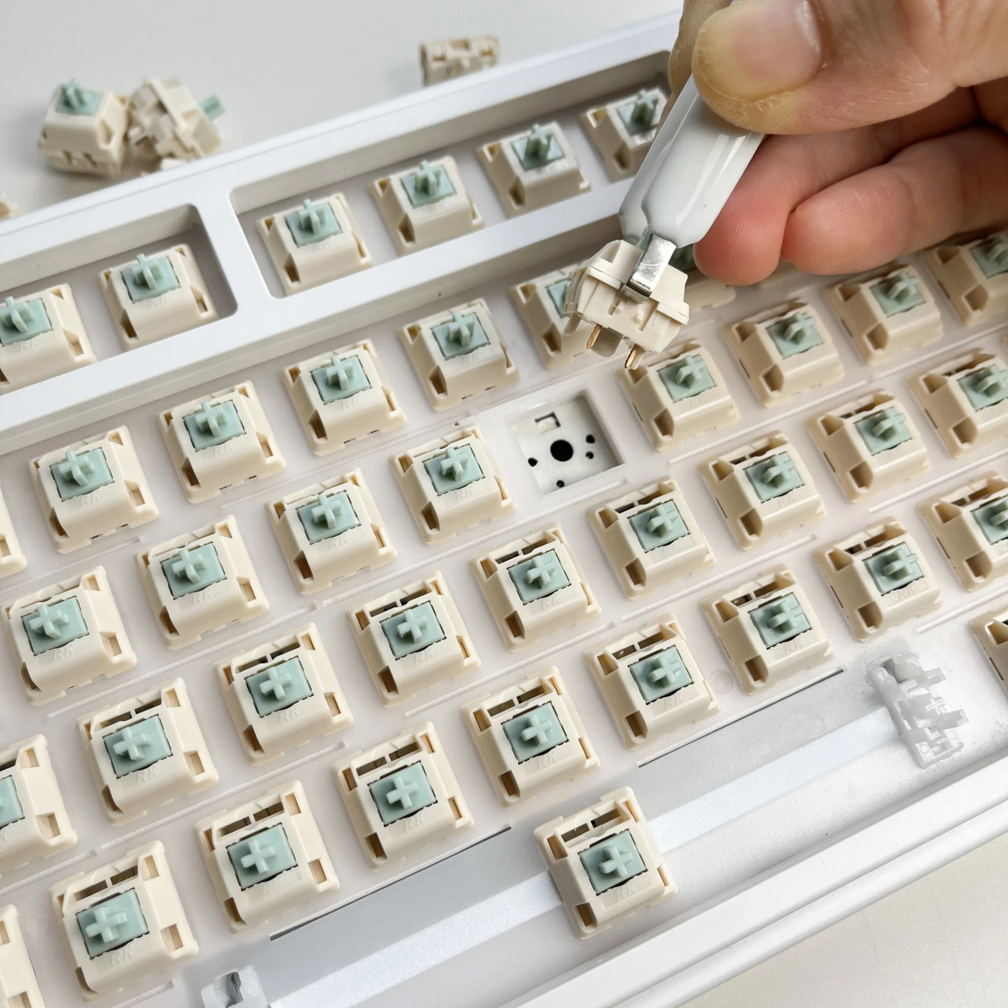 Spring Rain Switch Tactile Hot Swappable 5-Pin Mechanical Keyboard Custom Switch Factory Prelubed For MX Switch Office Gaming