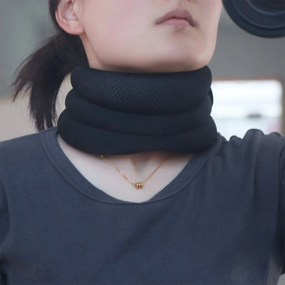 Tutore di supporto per il collo in morbida schiuma resistente Stabilizzatore per colonna vertebrale traspirante a tre stadi Dispositivo di trazione cervicale per comfort elastico da uomo
