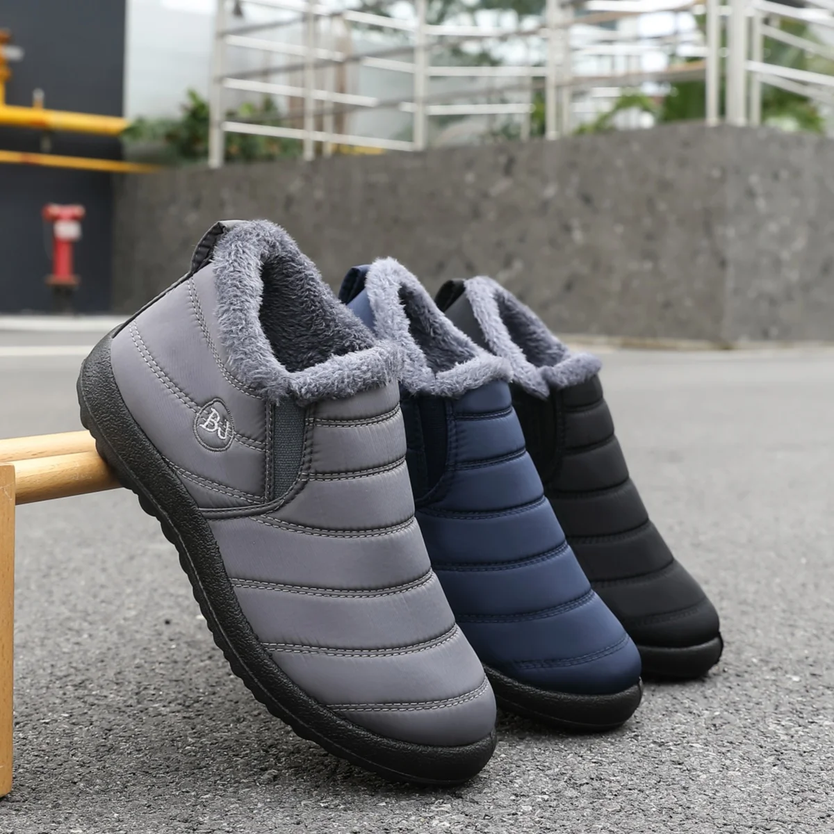 Herren-Slip-On-Stiefeletten: stilvolle, bequeme Winterstiefeletten, die warm, trendig, klassisch und vielseitig sind. – Detail 13