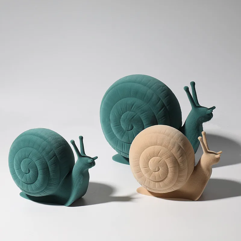 Resin Flocking Snail Cute Simulated Animal Ornaments Decorative Figurines Villous Insect Home Decoration Accessories