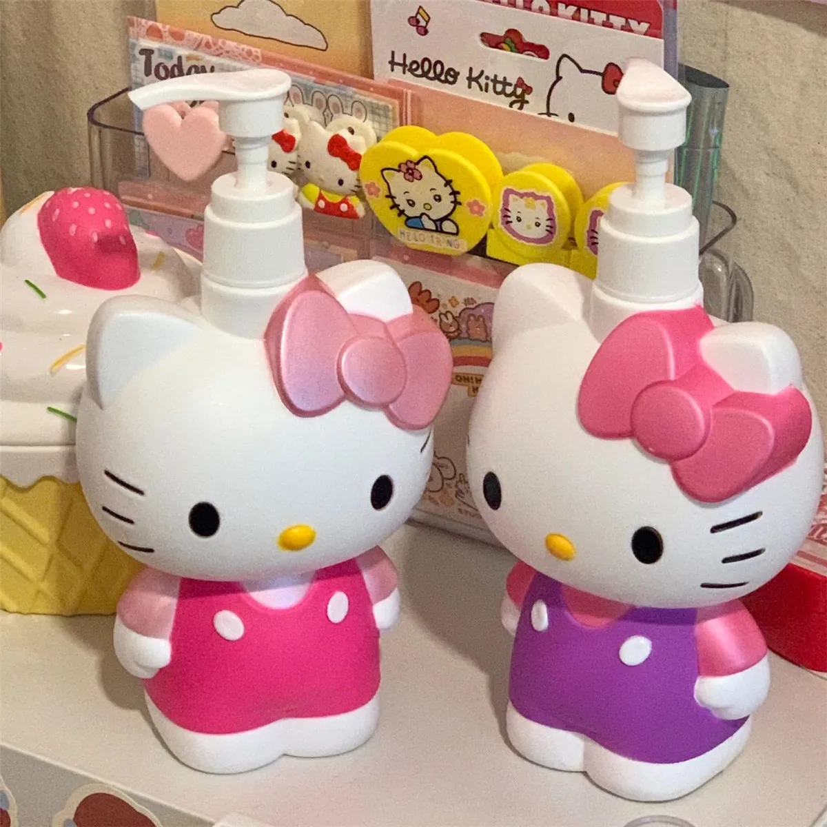 

Cartoon Cute Sanrio Hello kitty Shower Gel Bottle Soap Detergent Travel Bottle Girls Large Capacity Subpackage Bottle