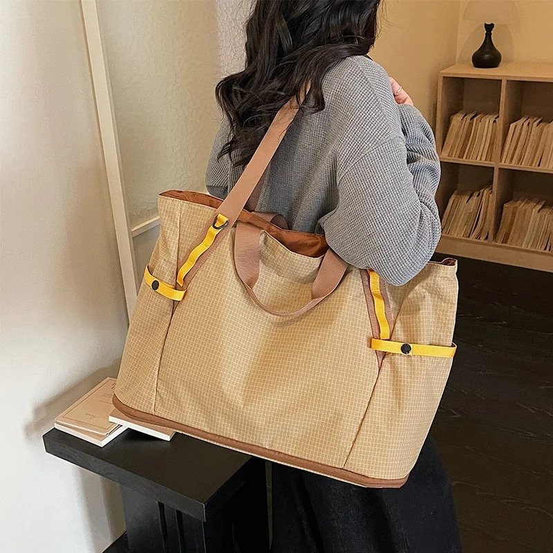 fashionable-lightweight-short-trip-handheld-fitness-bag-commuter-shoulder-tote-bag-in-bright-color-contrast-trendy-oxford-cloth