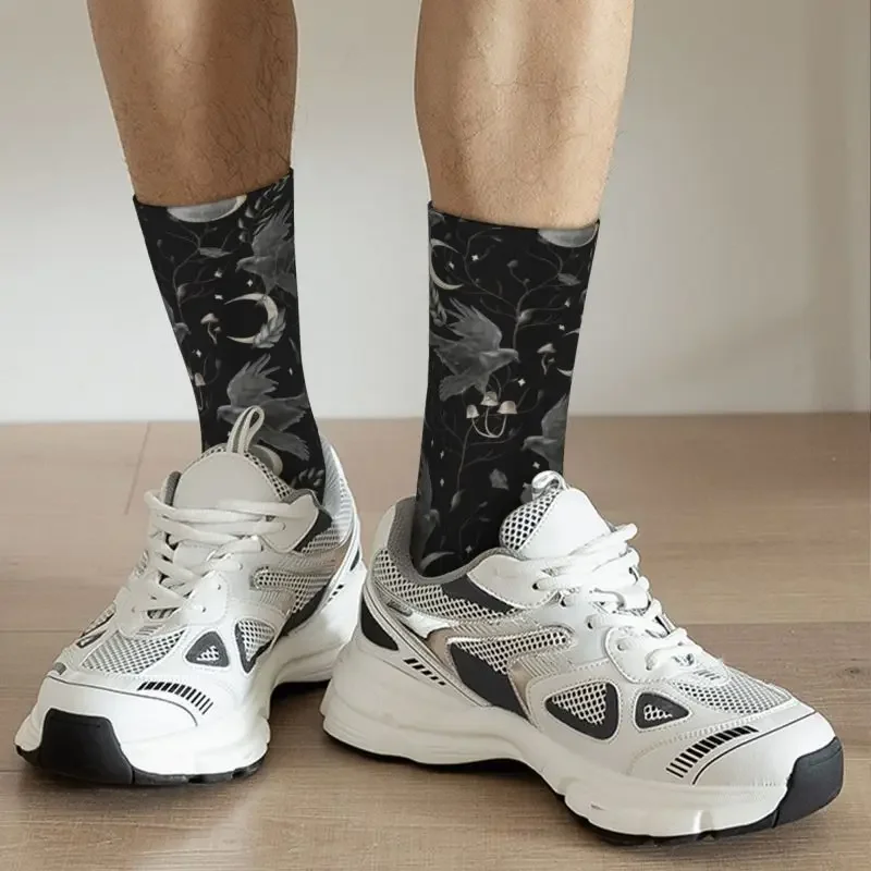 Cool Printing Crow Moon Socks para homens e mulheres, Stretchy, Halloween, Spooky, Witch, Crazy, Crew, Verão, Outono, Inverno