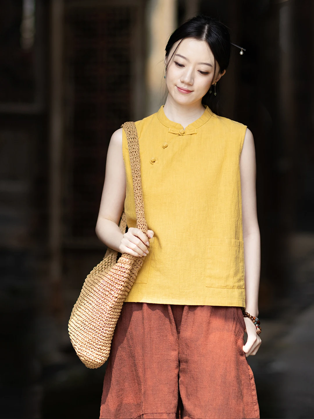 New Summer Cotton Linen Sleeveless Shirt Stand Collar Button Design Fashionable Chinese Style Women's Short Length Breathable...