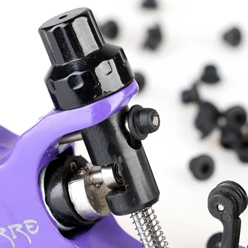Tattoo Machine Accessory Armature Bar Tools 100pcs/bag "T" Type Tattoo Needle Rubber Grommets Nipples Black Needle Pads 2 Shapes view 5