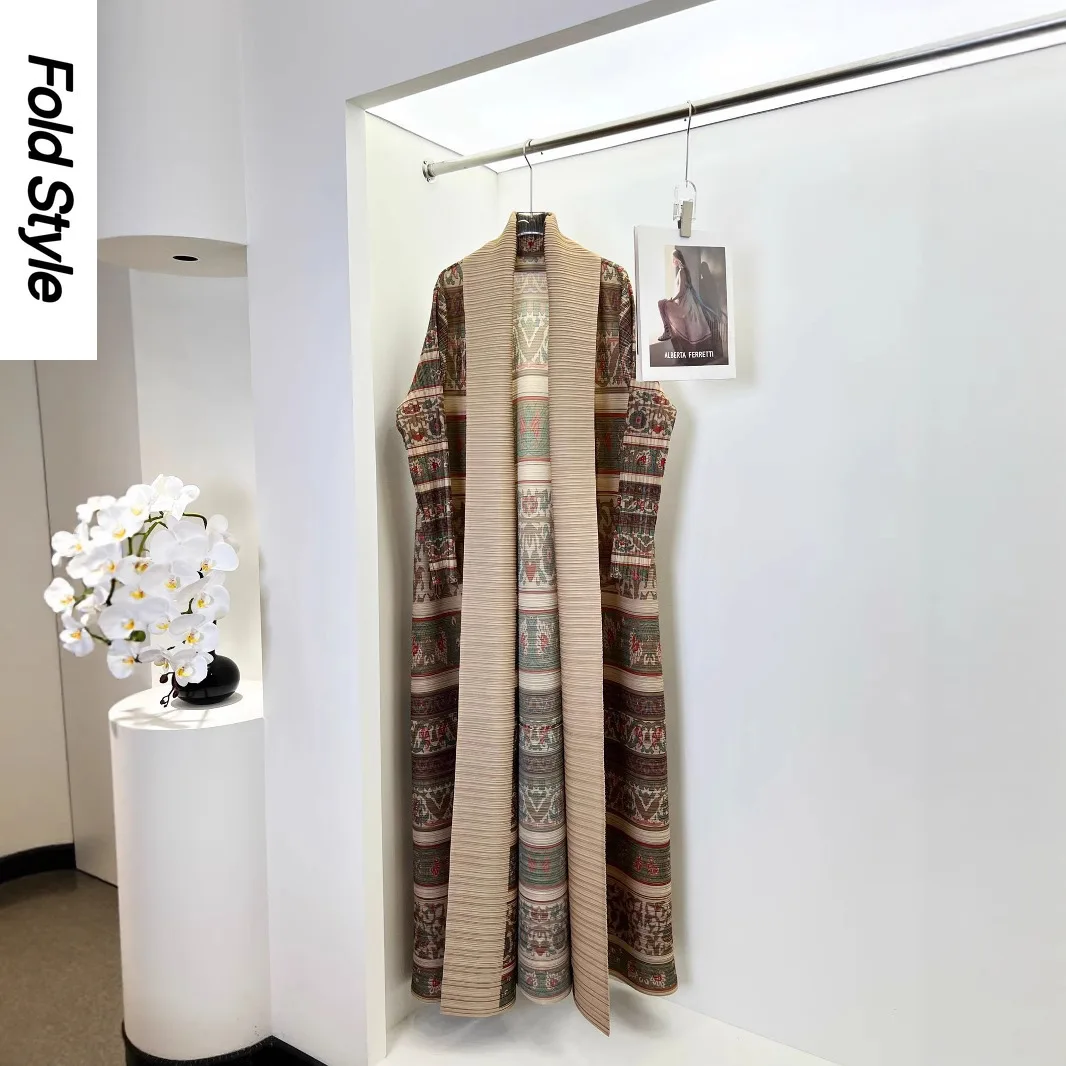 

2025 Summer New High-end Design Sense Elegant Temperament Versatile Casual Loose and Thin Age-reducing Long-sleeved Jacket