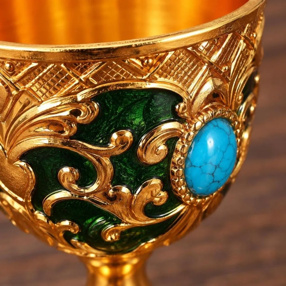 1pc Hand Engraved Metal Chalice Goblet Diamond-encrusted Metal Wine Cup Anti-break Medieval Goblet Bars Restaurants Home Decor