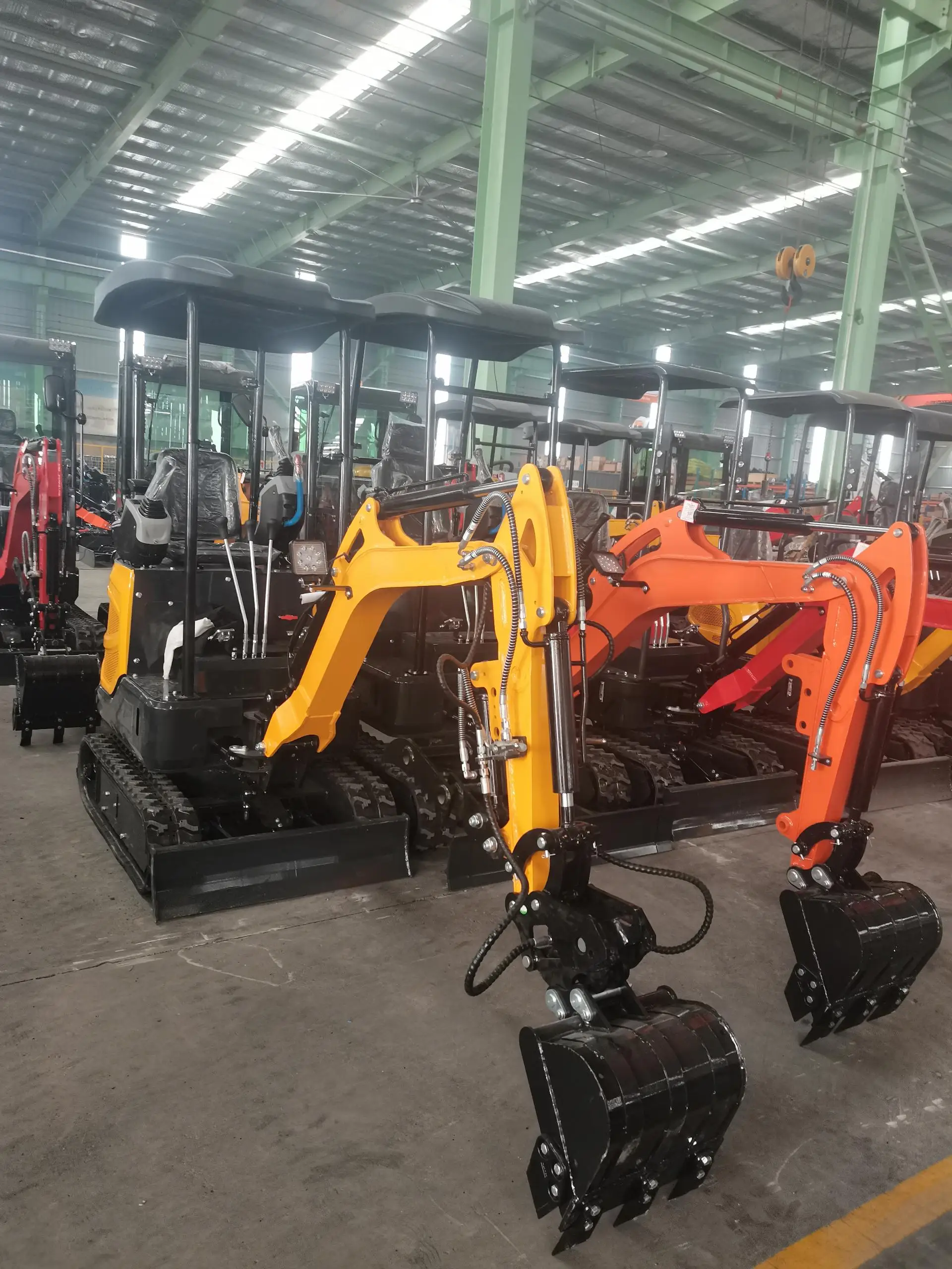 

Мини-экскаватор EPA Euro 5. с мини-спиральной дрелью. Мини-экскаватор со скидкой на продажу.