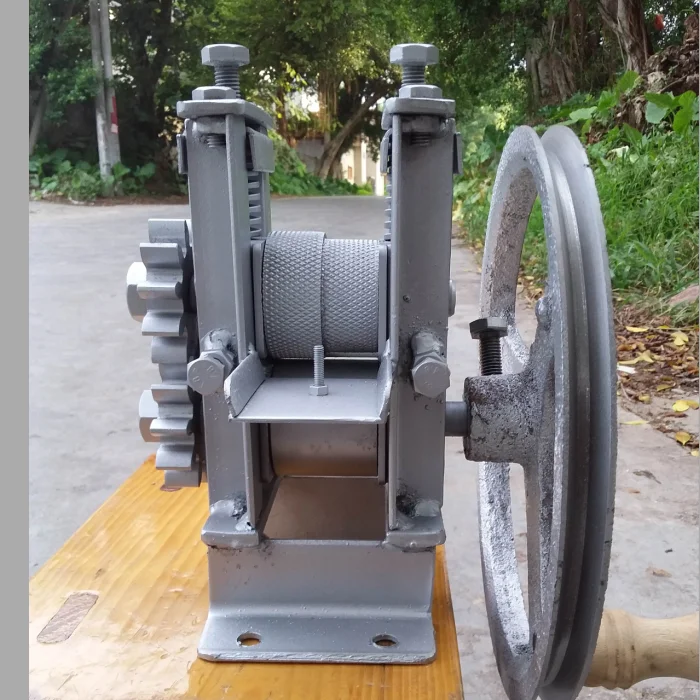 

Manual Bamboo Strip Making Machine Hand-cranking Strip Machine Chip Separator Strip Opener Rope Processing