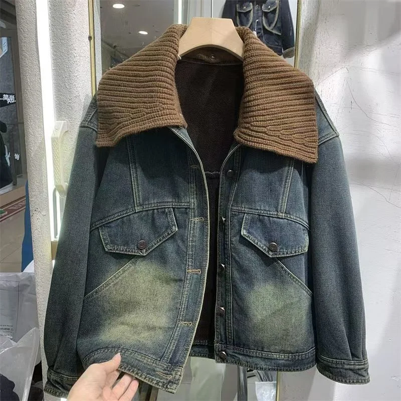 2024 Autumn And Winter Velvet Padded Denim Jacket Women's Short Top New Fashion Retro Knitted Short Warm Coat With Raw Edges Top