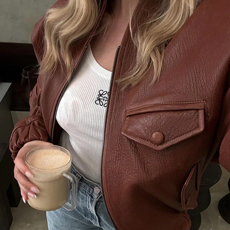 Giacca in pelle da donna autunno 2025 con giacca da pendolare personalizzata con tasca con cerniera e collo rotondo