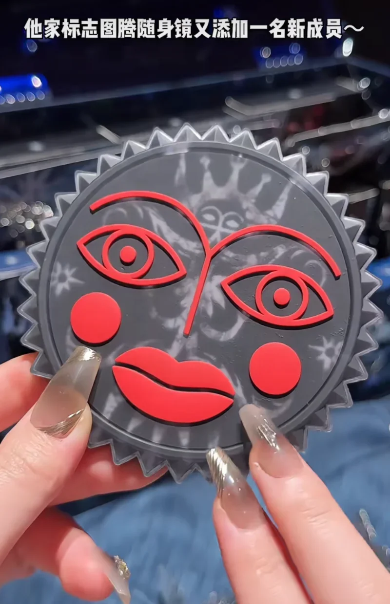 

Girlcult Round Mirror Fun Hand-held mirror Makeup Tool