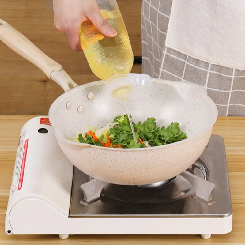 

300/500ML Kitchen Oil Bottle Plastic Seasoning Squeeze Bottle Dispenser for Salad BBQ Sauce Condiment Containers Cooking Tool