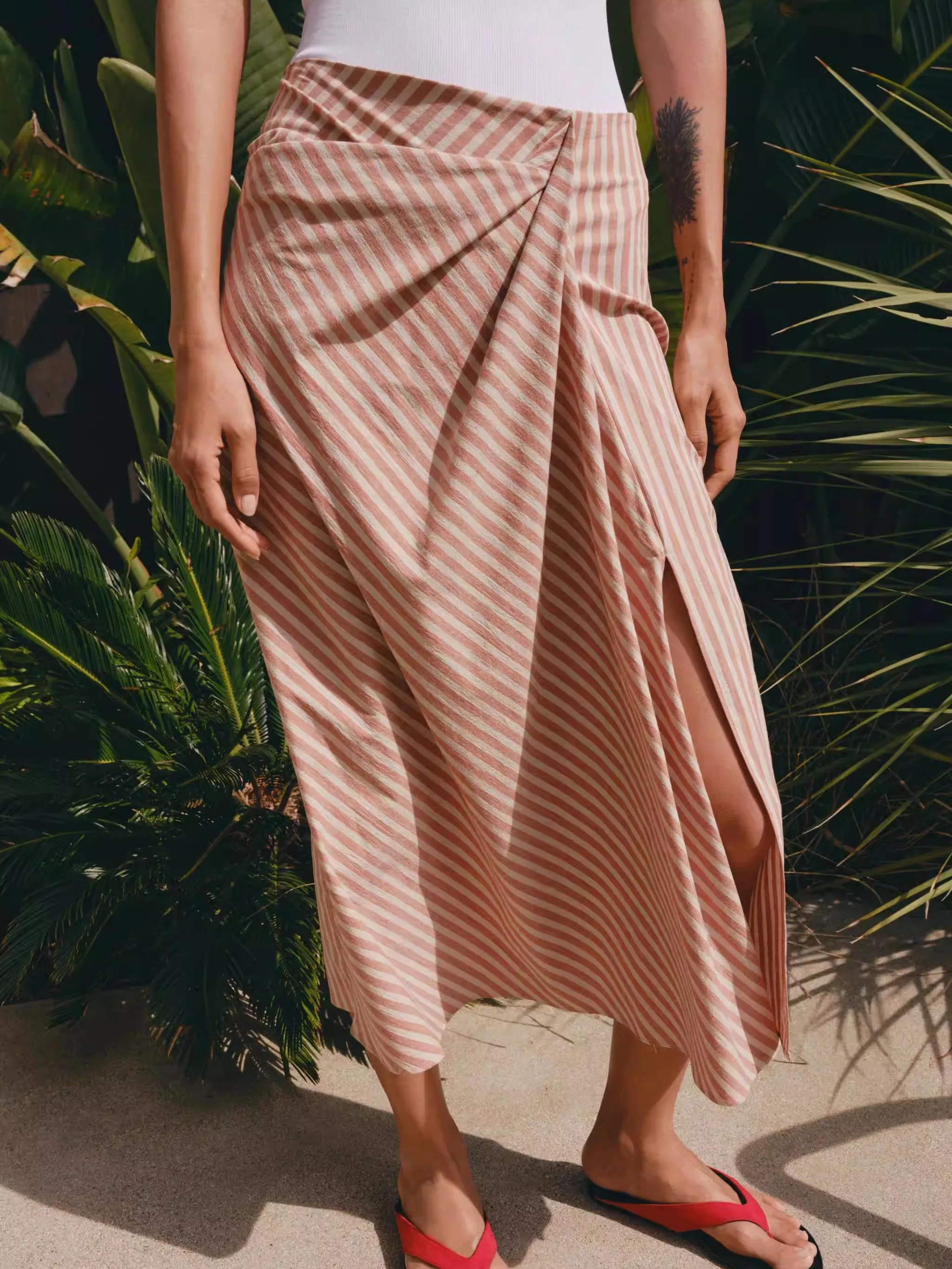 

Elegant Design Summer New Women's Midi Skirt Pleated Stripe Pattern mid Waist Stylish Stage Costume for Young Women