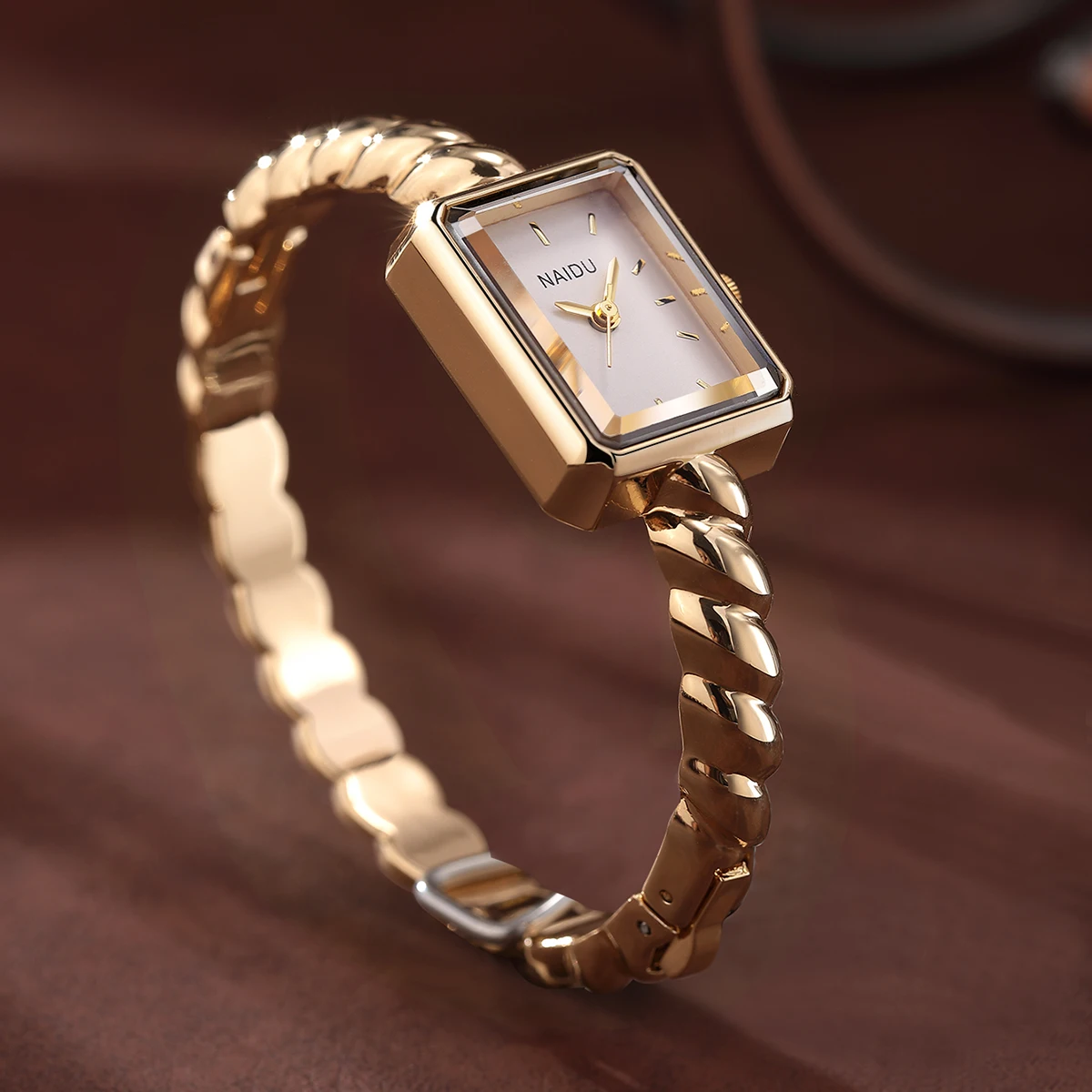 Luxury Watch Square - レディース高級スクエアダイヤルクォーツ腕時計1個、ゴールドツイストオープンブレスレットメタルストラップ、シンプルレトロデイリー装飾腕時計
