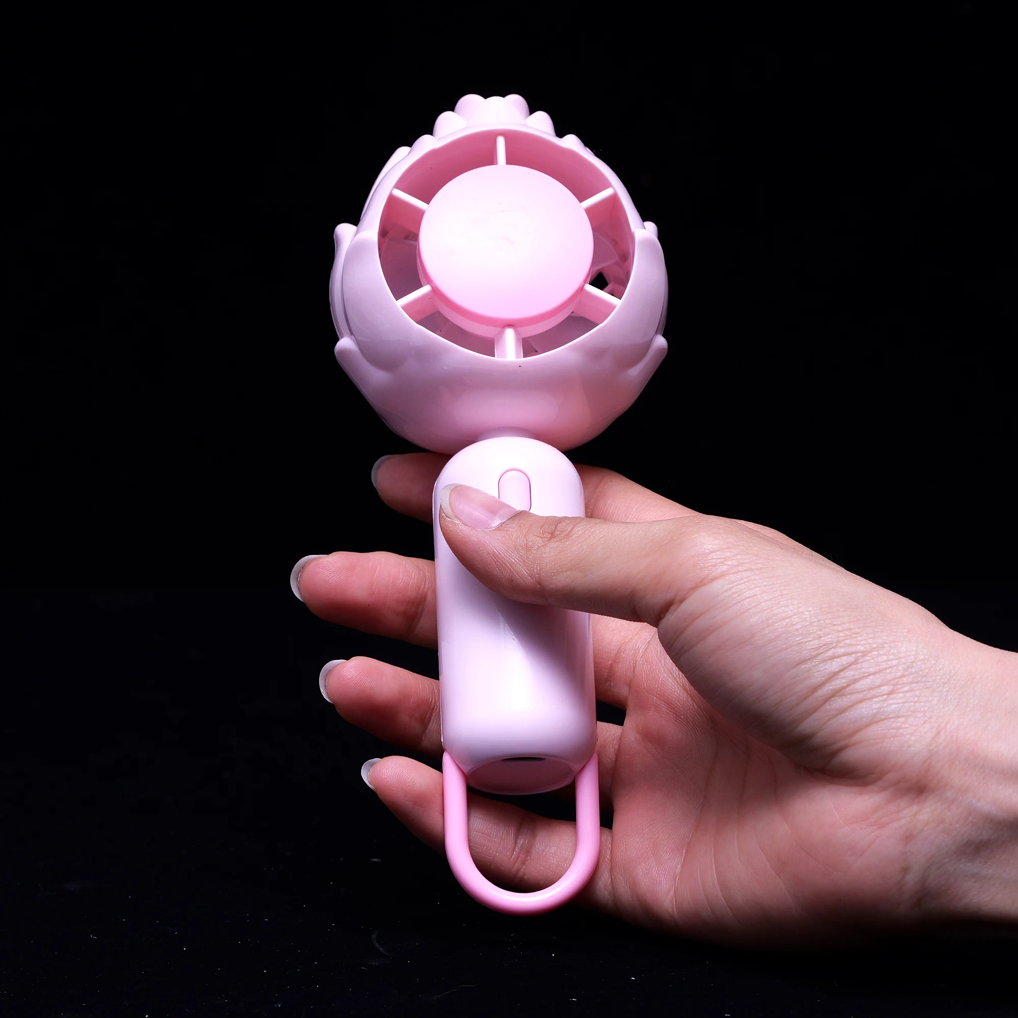 مروحة محمولة على شكل فاكهة التنين - 3 أوضاع للرياح، حلقة تعليق مدمجة، |   لطيف وعملي. YM88205