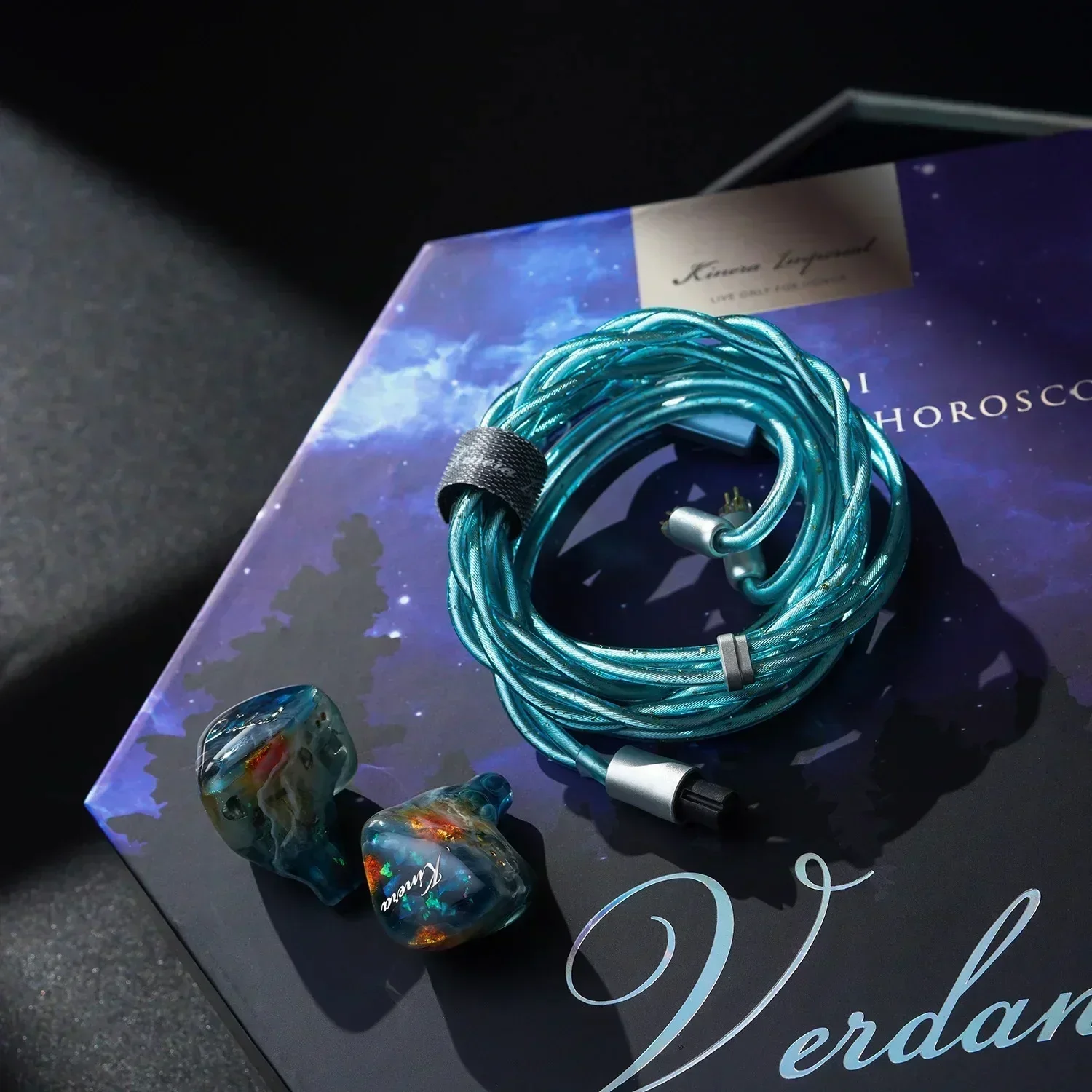 

Kinera x FA Verdandi Bone Conduction 1BC+2BA+2EST+1DD HIFI Wired Best In-Ear Earphone Monitor with 3.5+4.4mm Plug Headphone