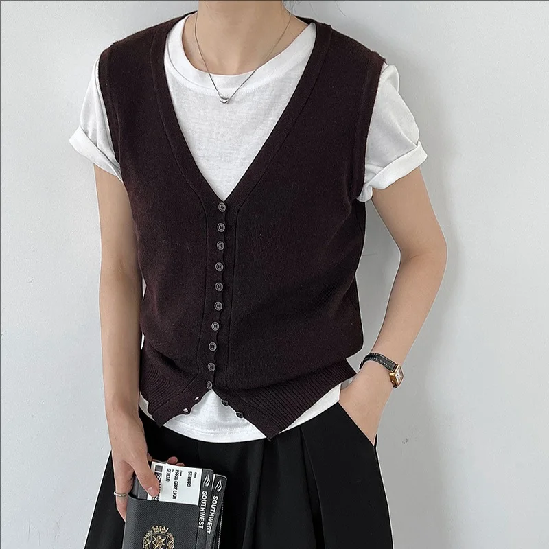 

Autumn 2025 new casual V-neck wool knitted sweater vest women's cardigan top
