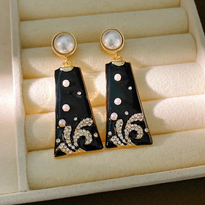 Black Enamel Trapezoid Drop Earrings Imitation Pearl Rhinestone Decor Vintage Style Women Daily Jewelry Gift Brincos