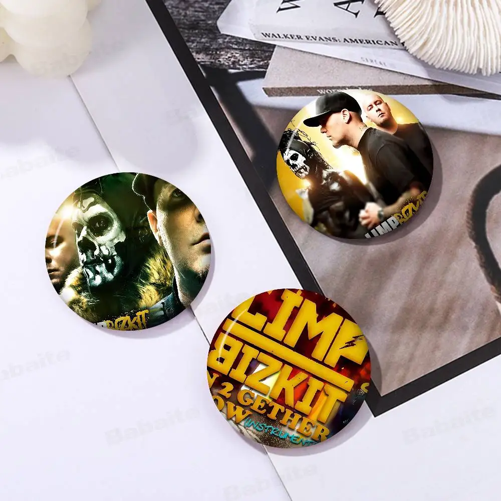 Classic Band L-Limp B-Bizkit Round Button Pins Slogan Creative Brooches Backpack Clothes Decoration Cartoon Jewelry Gifts