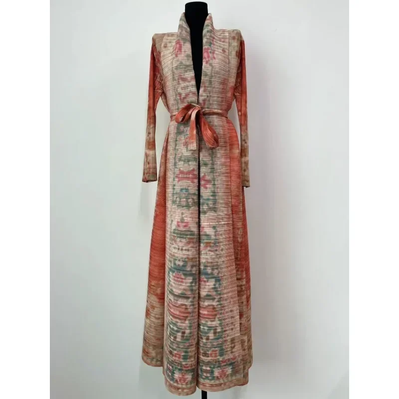 Miyake Autumn/Winter New 2025 Versatile Long Sleeved Windbreaker Coat 58 Inch Long Cape Printed Women's Fashion Women's Wear