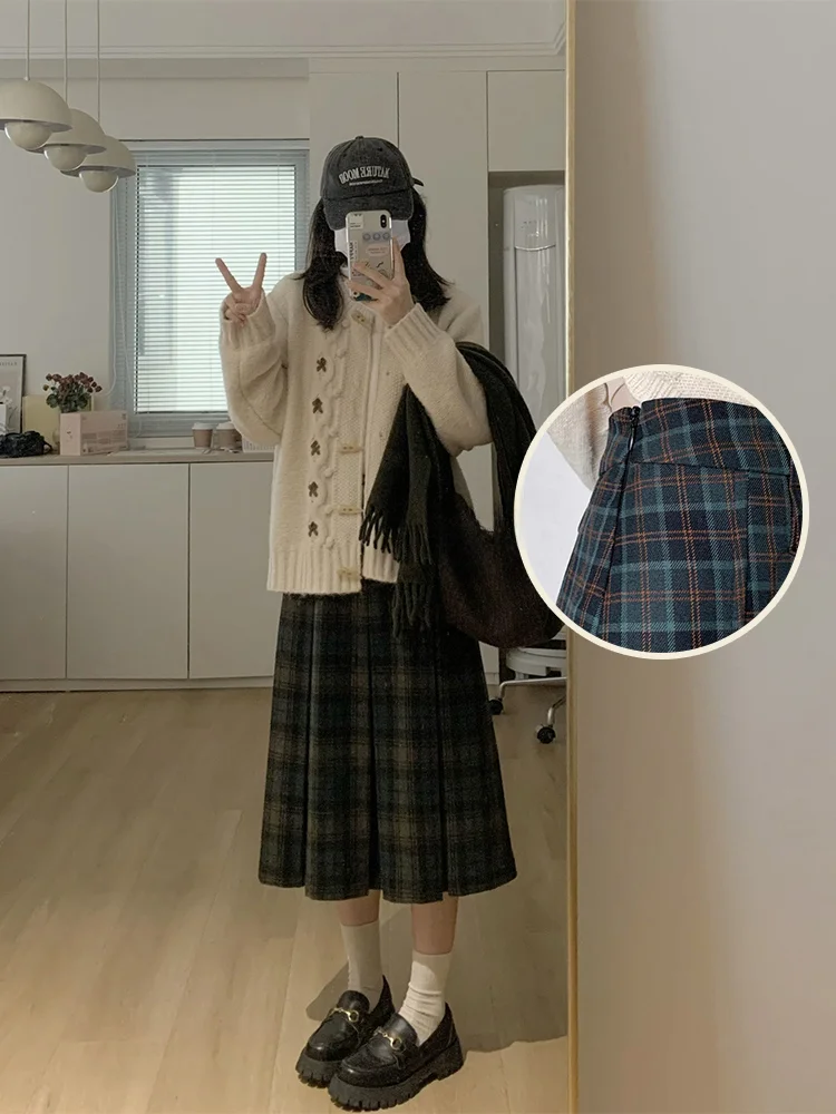 Plus Size Retro Plaid Suit Skirt Autumn and Winter Plus size Chubby Girl Mid-Length A- line Skirt High Waist Slimming Pleated...