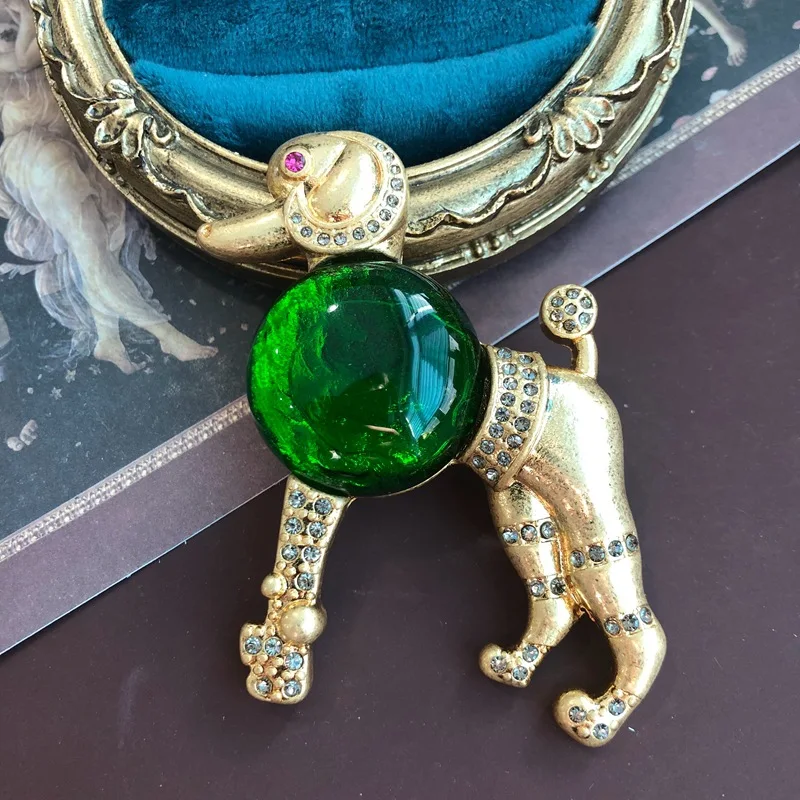 French Medieval Dog Big Bee Glass Brooch Ornament  Exaggerated Neutral Insect Brooch Rhinestone Badge Gift