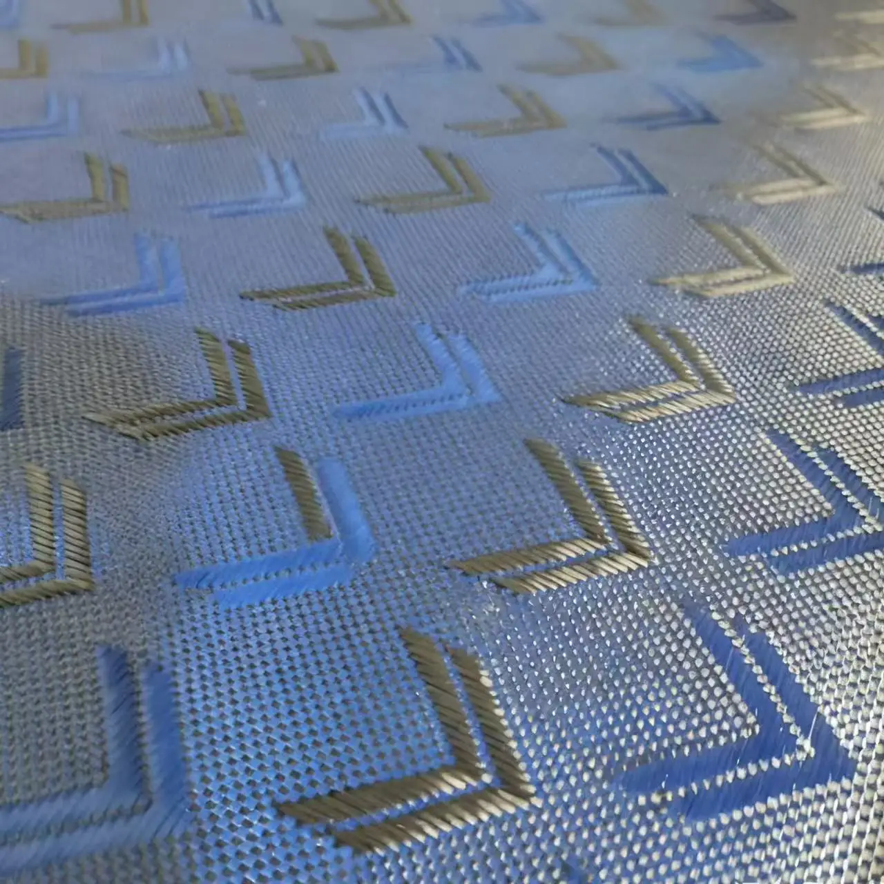 

3K 240g real carbon fiber double V-pattern fabric, pure carbon fiber or aramid blend fabric, black, yellow, blue 1m * 0.5/0.3m