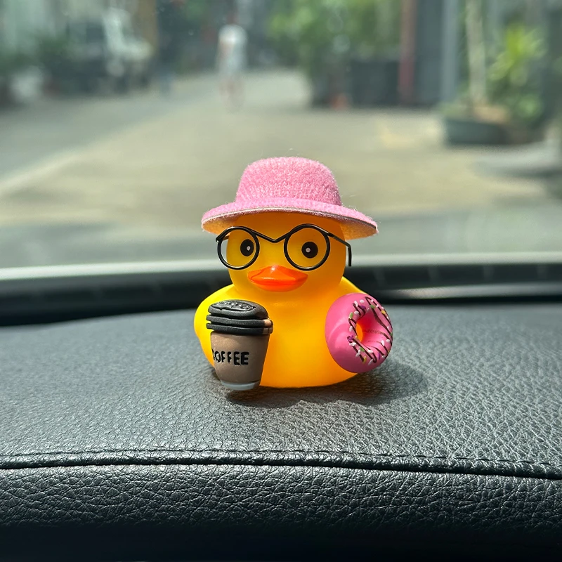 Рисунок 5 - Резиновая утка для автомобиля