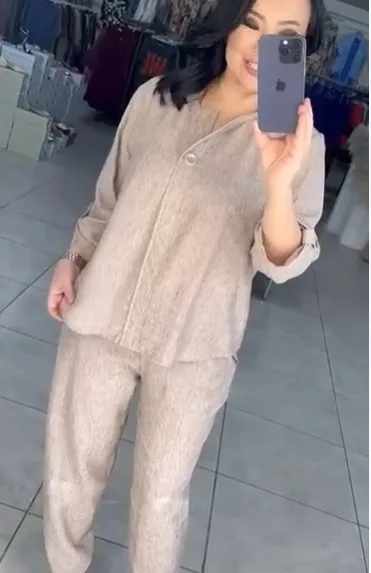 

Casual Commuter Two Piece Set Loose Long Sleeved Button Pullover High Waist Trousers Set Spring Fashion New Women Clothing