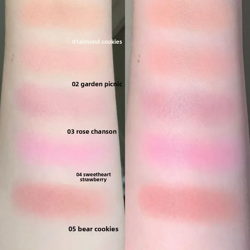 Flower Knows Sweetie Bear Collection Dames Satijn Reliëf Blush Zacht Licht Heldere Kleur Gezichtsmake-up Schoonheid Cosmetisch