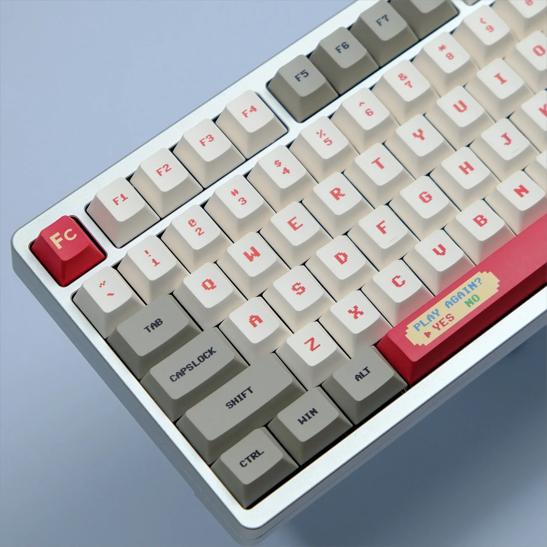 

PBT material sublimation keycap red and white machine original height 61/68/75/98