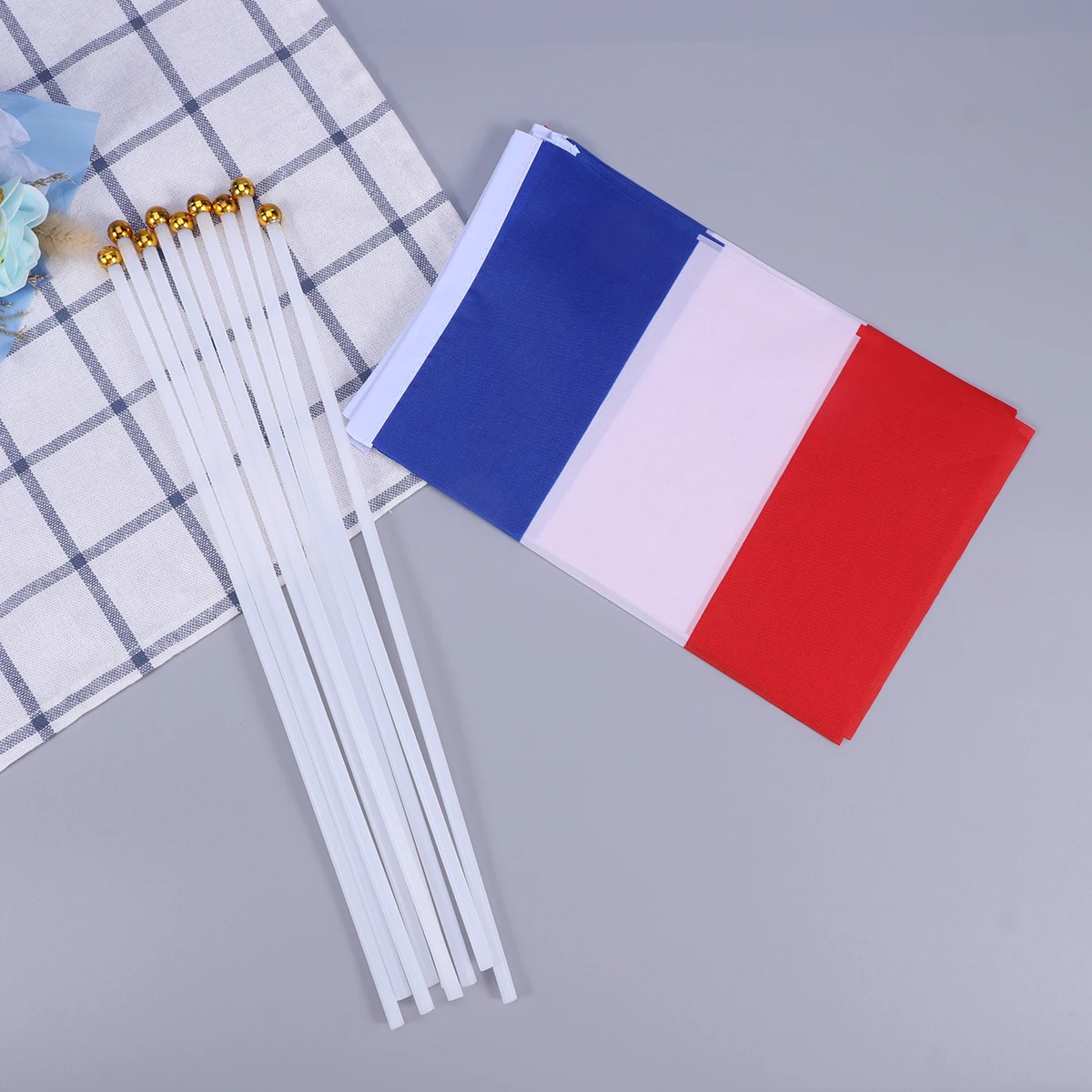 

20pcs Hand Waving for Party Garden Festival Sports Clubs Desk Decor Stick Flag Hand Held Country Flags On
