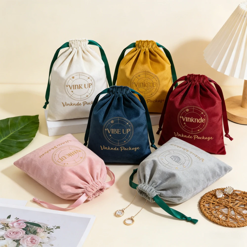 

50 шт./лот, персонализированный логотип 5x7 см, сумки для упаковки ювелирных изделий, бархатные сумки на шнурке, браслеты, ожерелье, серьги, сумка-органайзер