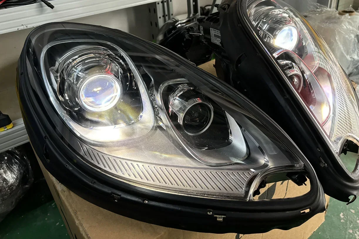 OEM 95B941032CS 95B941032FH for 2014-2018 Porches Macan 95b Xenon Headlight with Afs 1side L/R Headlights With Steering Function