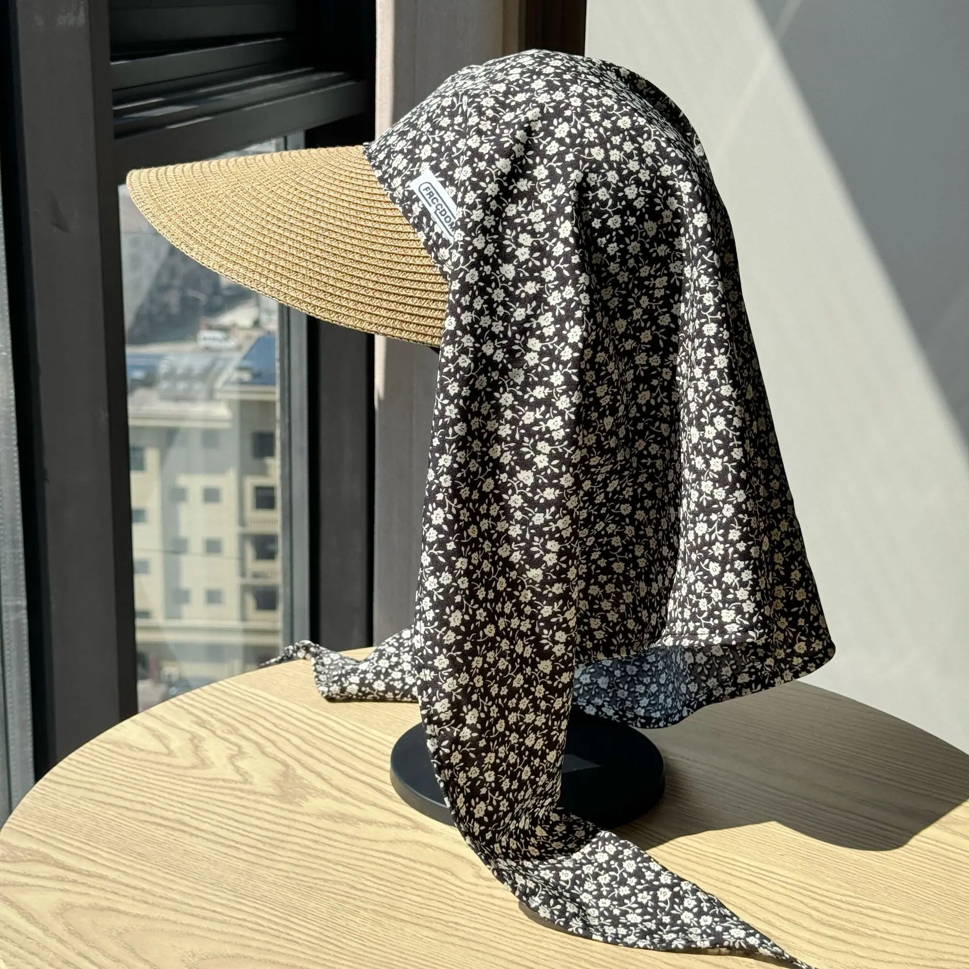 New Personalized Neck Protection Headscarf Caps for Women Summer Traver Sunscreen Versatile Fashion Strap Straw Sun Hats