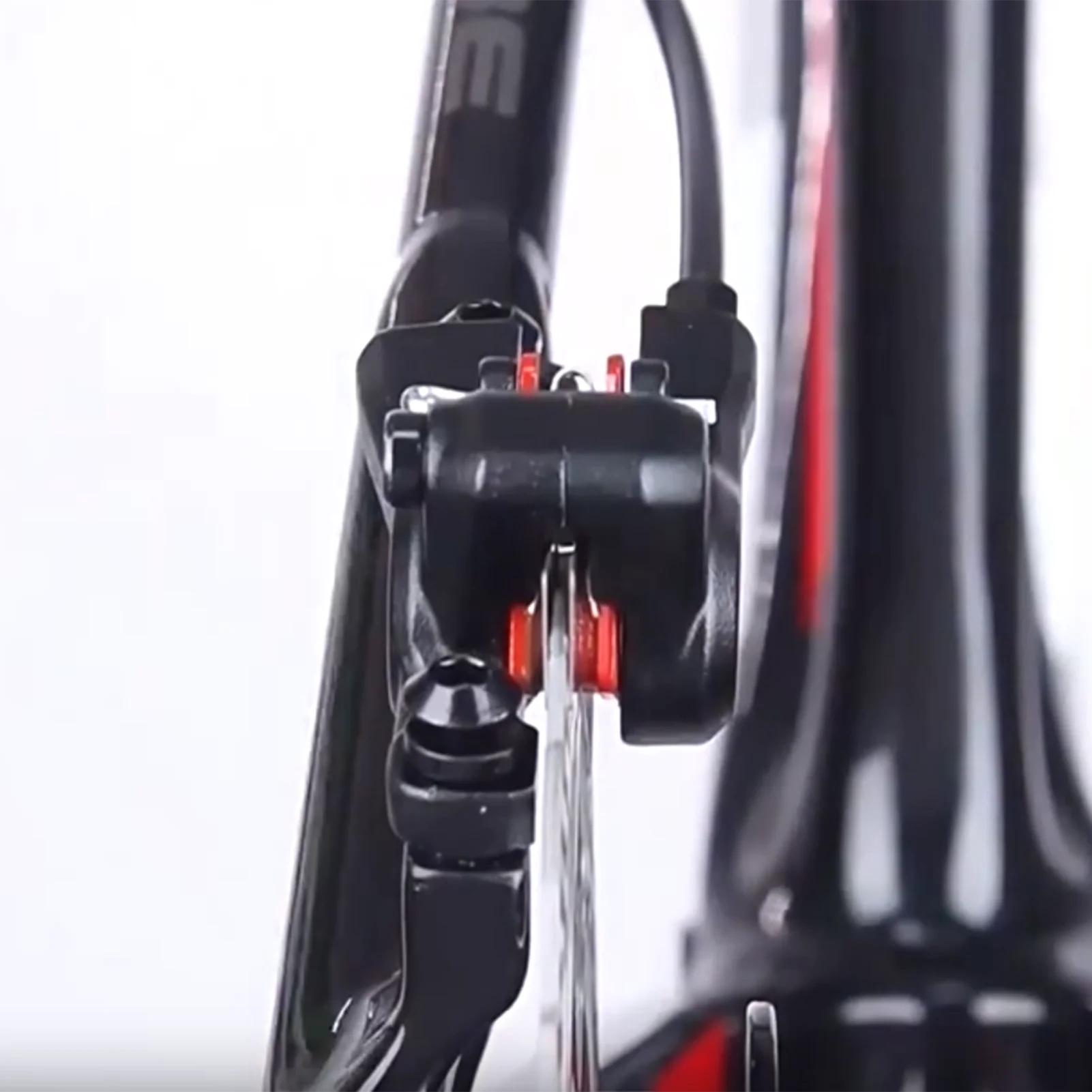 

Bicycle Smooth Disc Braking Pads Smooth Surface Strong Pull Force Brake Pads for Bicycle Riding Accessories