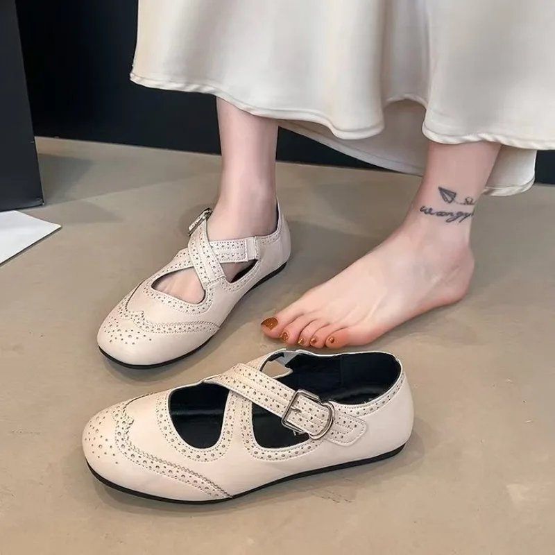 Women's Summer Carved Hollow-out Baotou round Toe Cross Slip Non-Slip Flat Retro Luxury Design  2026