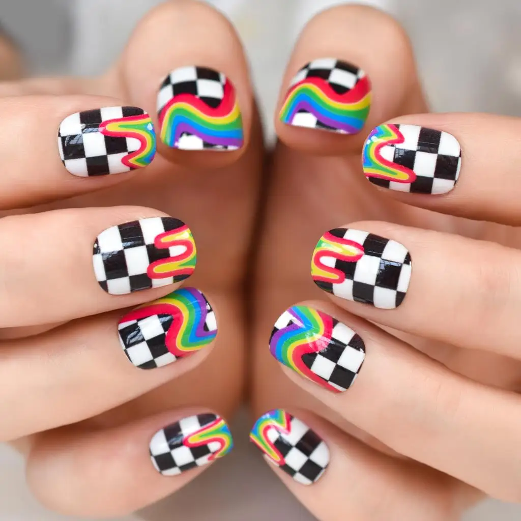 Daily Classic Checkerboard Pre-designed Press on False Nails Short Round Rainbow Manicure Reusable Fake Acrylic Nail Art Tips