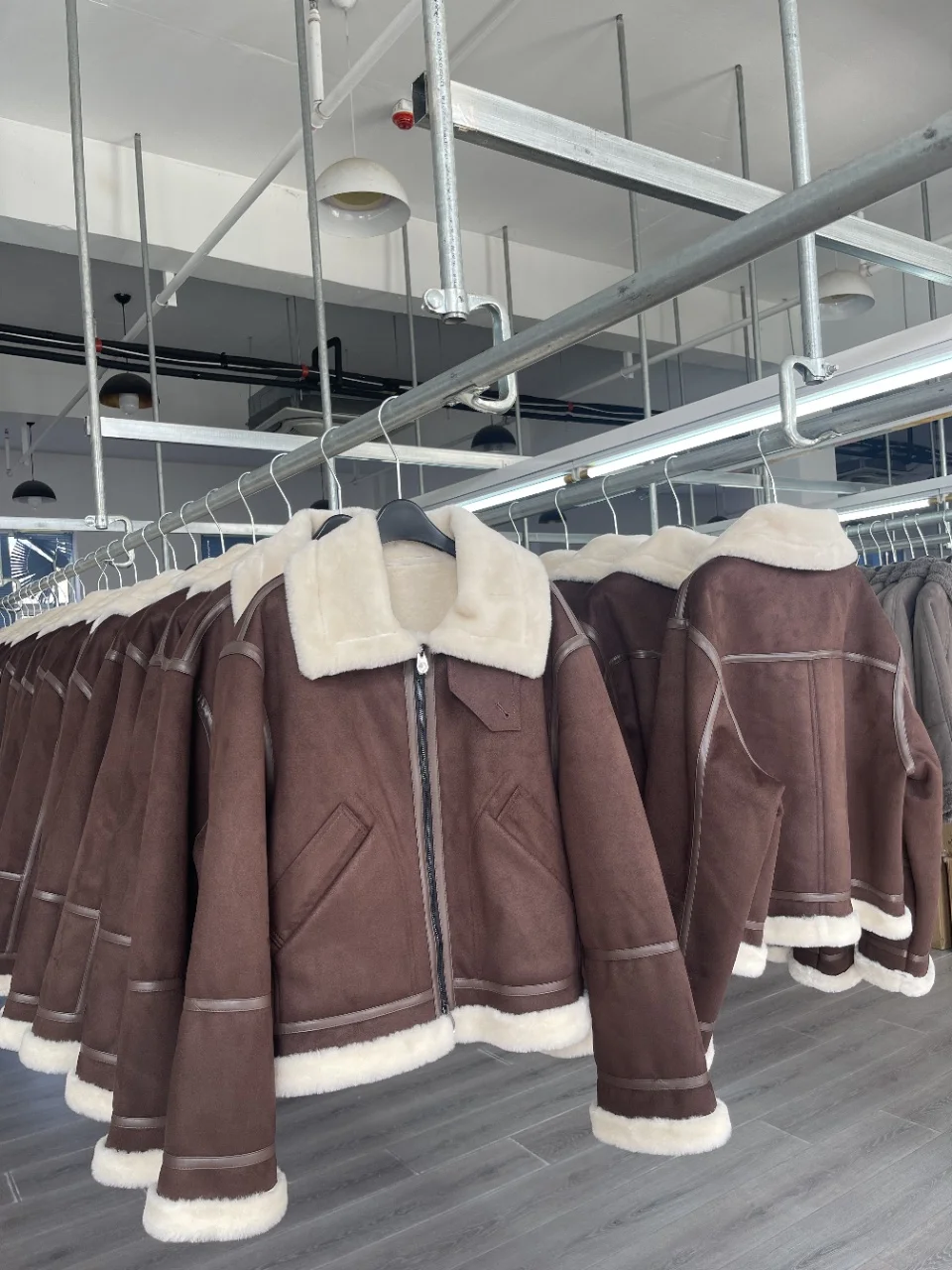 

Autumn And Winter New Retro Style Versatile High Quality Fashion Leather And Fur Motorcycle Jacket