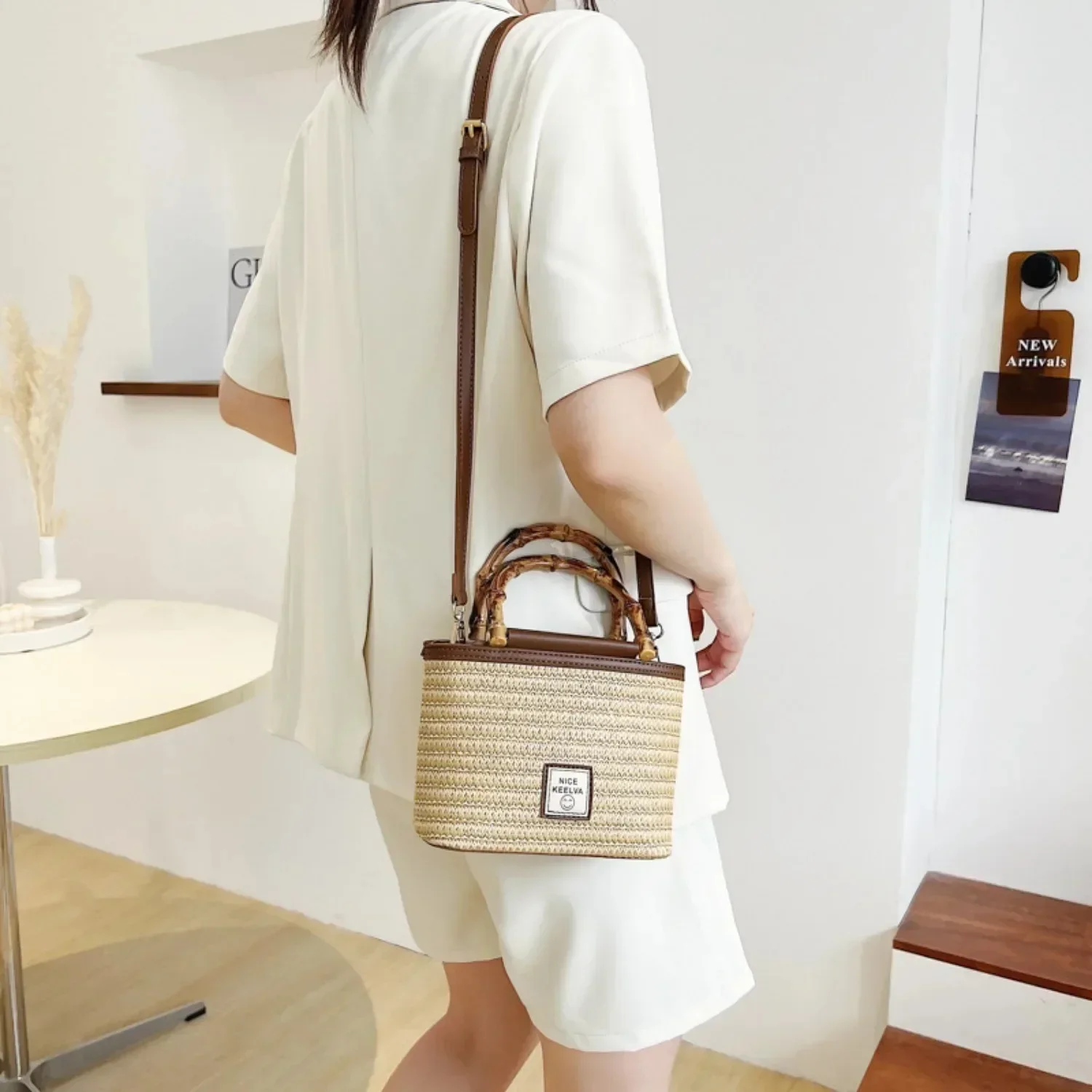 2024 Summer Unisex New Textured Bamboo Handle Woven Bag Travel Vacation Fashion Crossbody Straw Bag Ladies Wallet Handbag