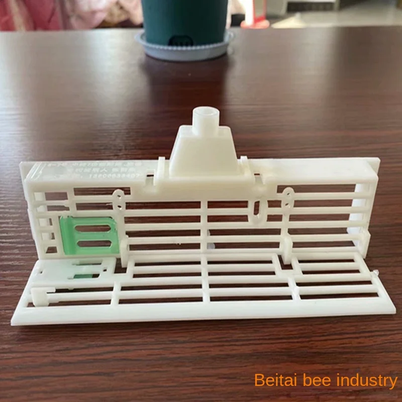 

20pcs/50pcs Beekeeping Equipment Apicultura Apiculture New white anti escape frame and green plastic air outlet