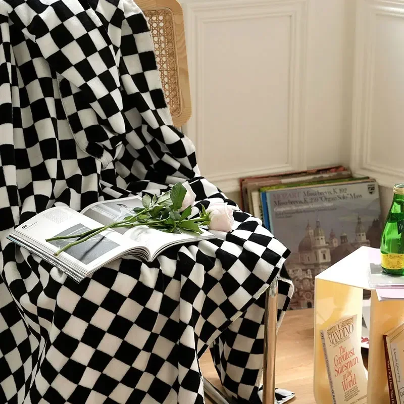 Flannel Blanket for Bedroom Soft Air Conditioning Blanket Checkerboard Elements Sofa Blanket Portable Nap Shawl Towel