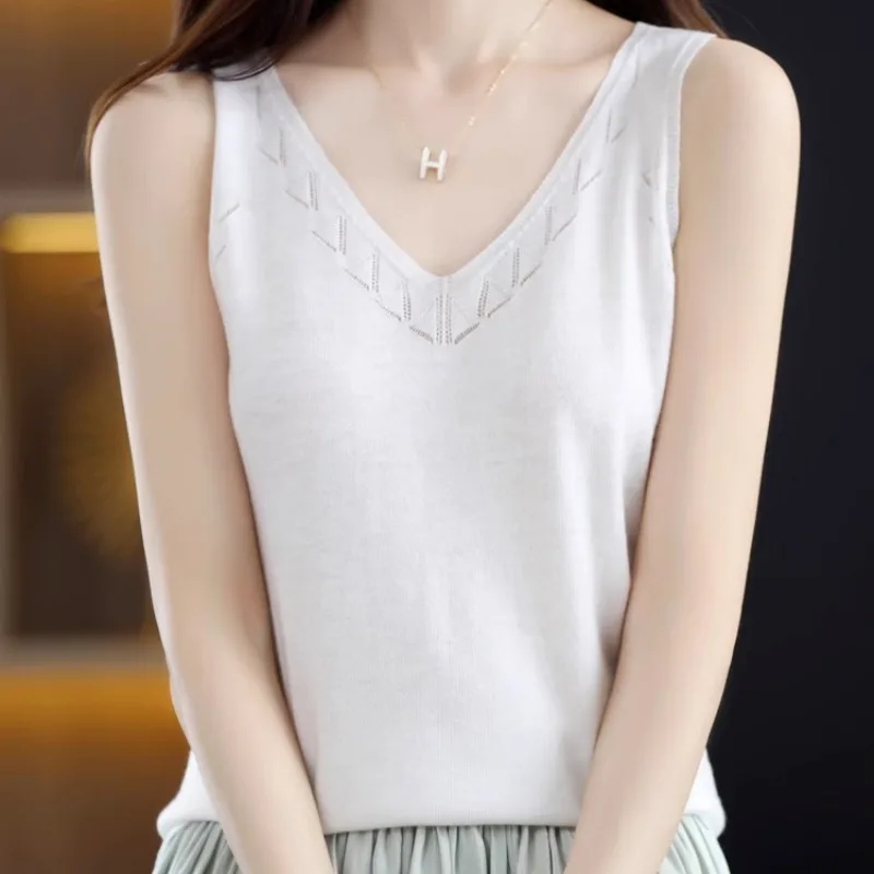 

Simple Daily Commute Knitted Sling Vest Women's Summer New Elegant Ice Silk V-neck Sleeveless Thin Women's Bottoming Tank