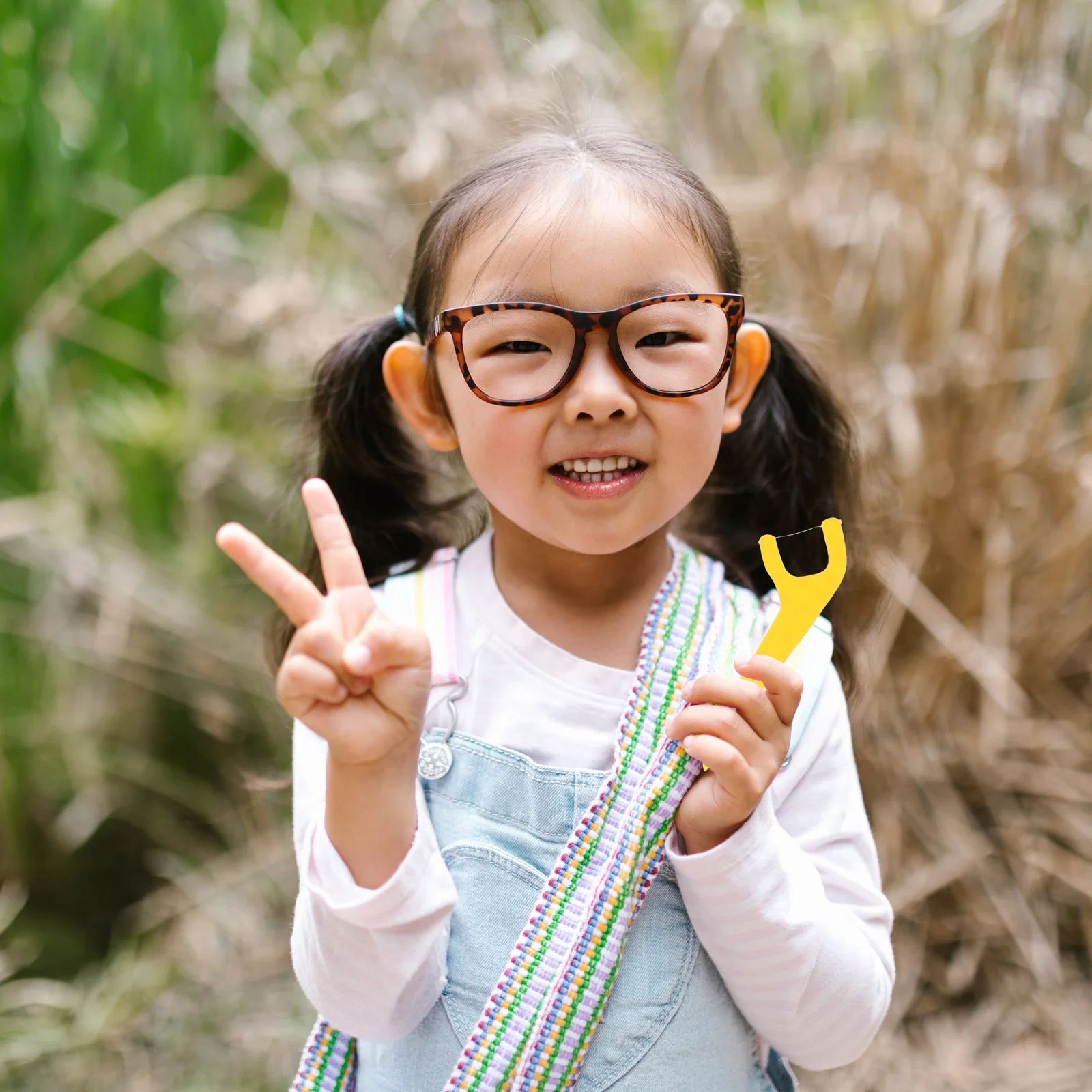 

80Pcs Dental Floss Picks for Children Kids Teeth Cleaning Sticks Food Safe Plastic Floss Tools for Removing Bad Breath and