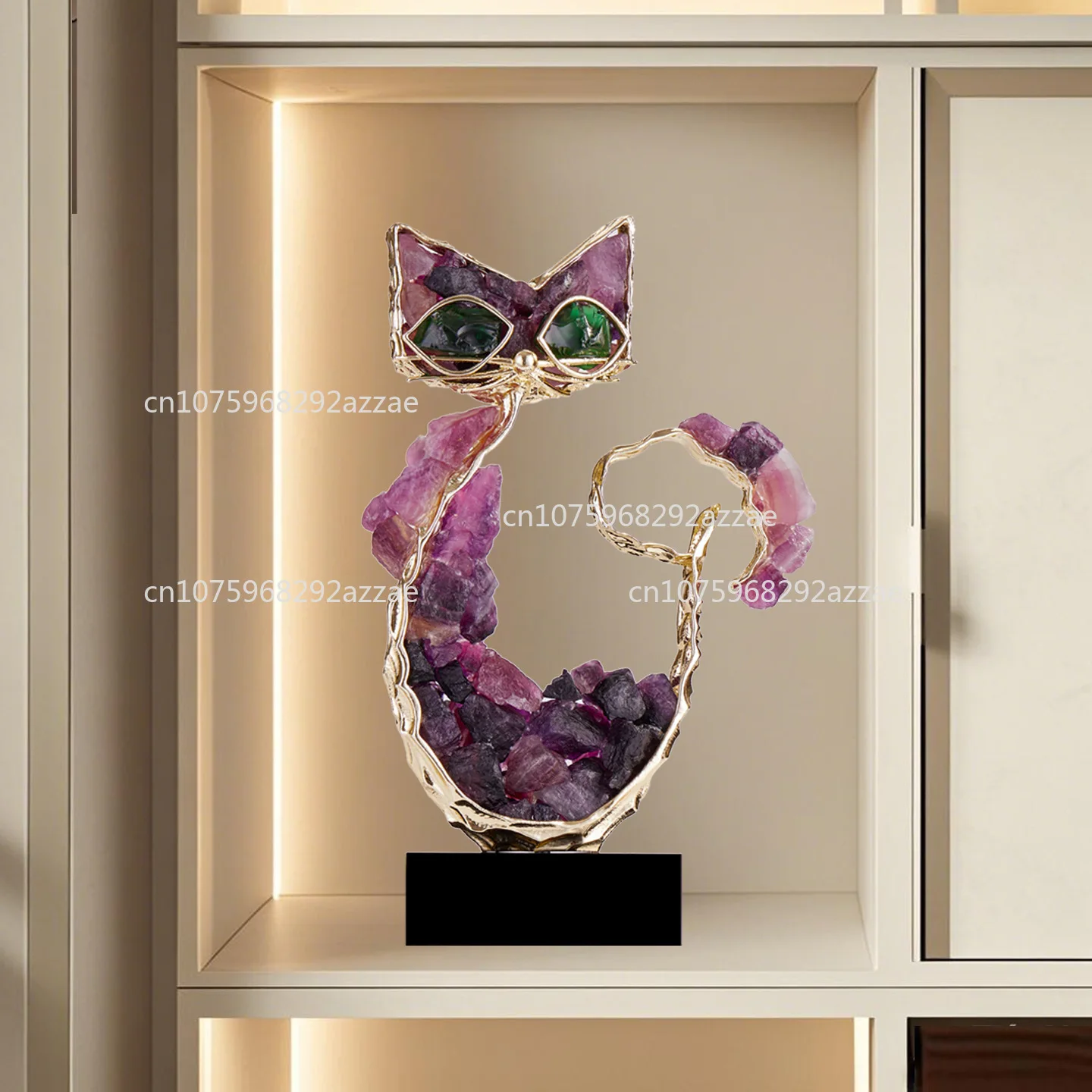 

Декоративные фигурки счастливого кота для входной зоны и украшения тумбы под телевизор